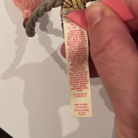 Victoria Secret bathing suit top. Size 32D Could mix and match with bottoms. - Picture 3 of 5